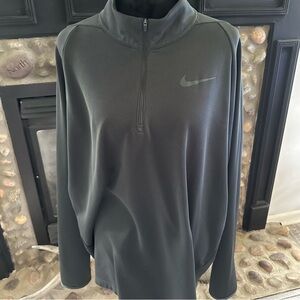 🏌️‍♂️ Nike Light Weight Zip Up Pullover